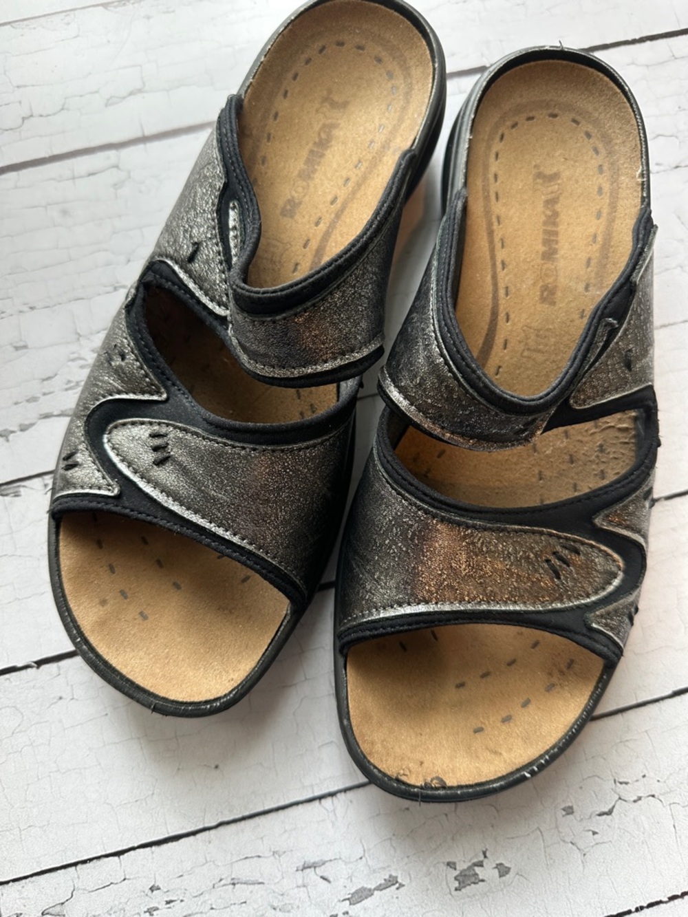 Romika Women's Metallic Silver-Black Adjustable Slide Sandals